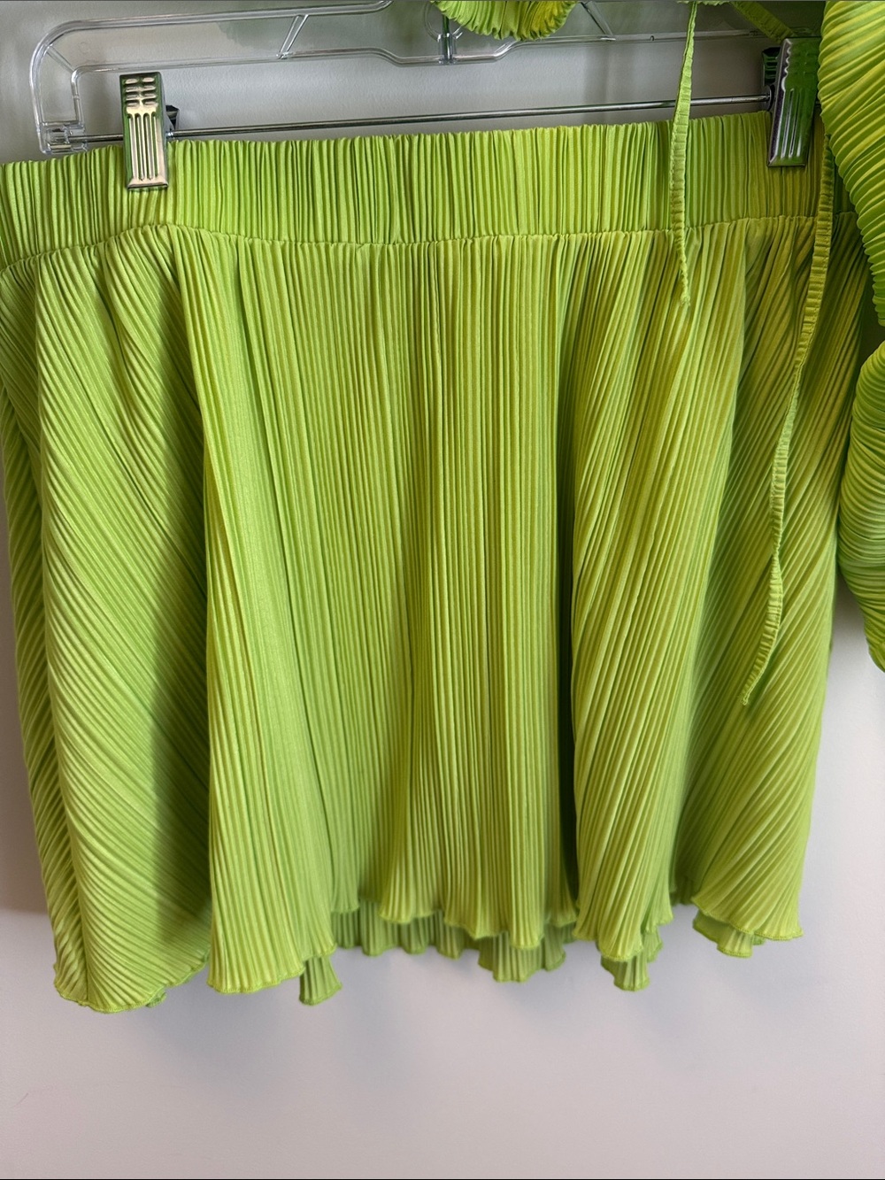 Pleated Lime Green Two-Piece Skirt Set - Unbranded - Picture 3 of 4